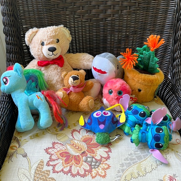 Stuffed Animal Lot - 10 total - My Pretty Pony, Stitch, Dory, Beanie Baby - Picture 1 of 1